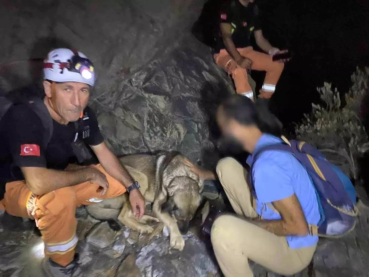 Datça\'da Yürüyüşte Mahsur Kalan Genç Kurtarıldı