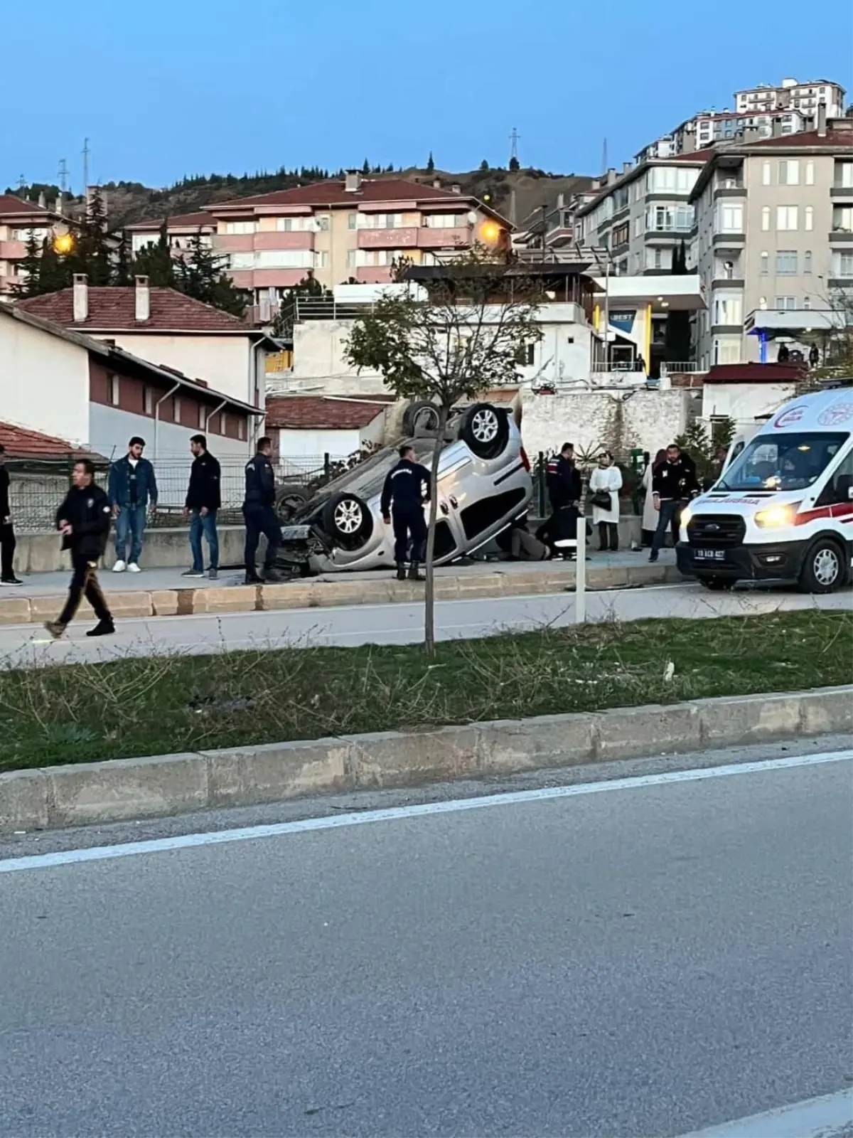 Otomobil Takla Attı, Çocuk Yaralandı