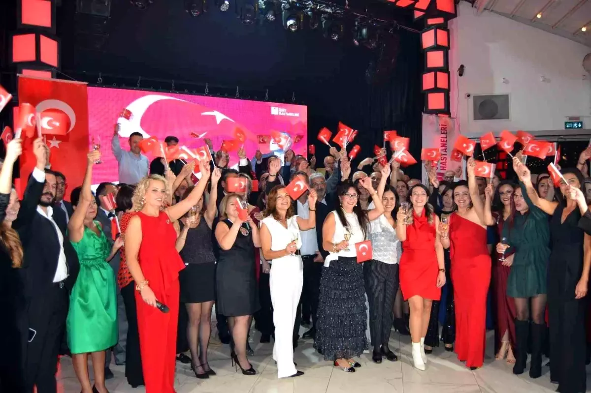 Cumhuriyet\'in 102. yılı Ümit Hastaneleri\'nde kutlandı