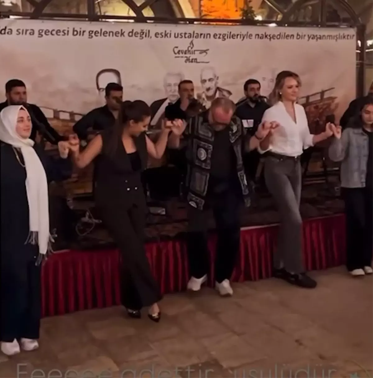 Şebnem Schaefer Şanlıurfa\'da Defileye Katıldı