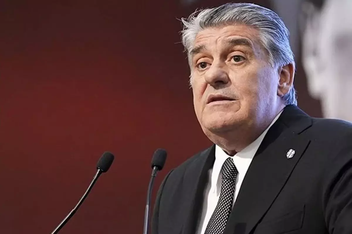 Serdal Adalı derbi biter bitmez Orkun Kökçü\'yü odasına çağırdı