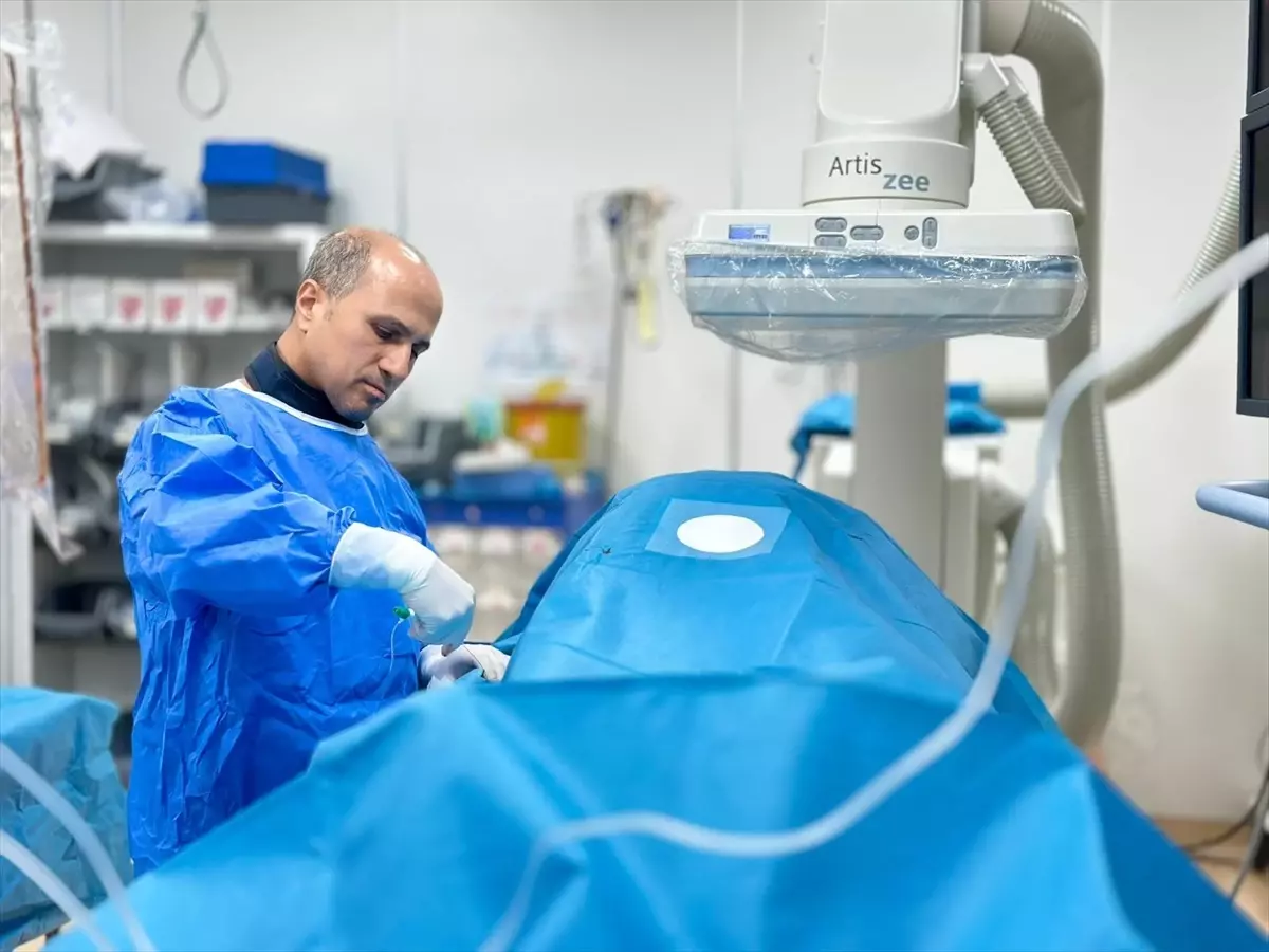 Siirt\'te Kalp Damar Tıkanıklığı Tedavi Edildi