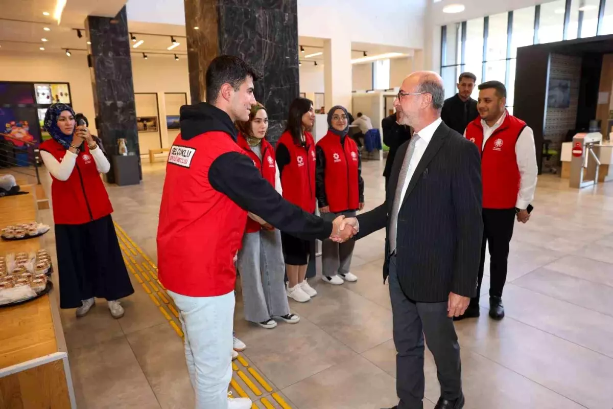 Yeni Nesil Şehir Kütüphanesi Öğrencilere Destek Olmaya Devam Ediyor