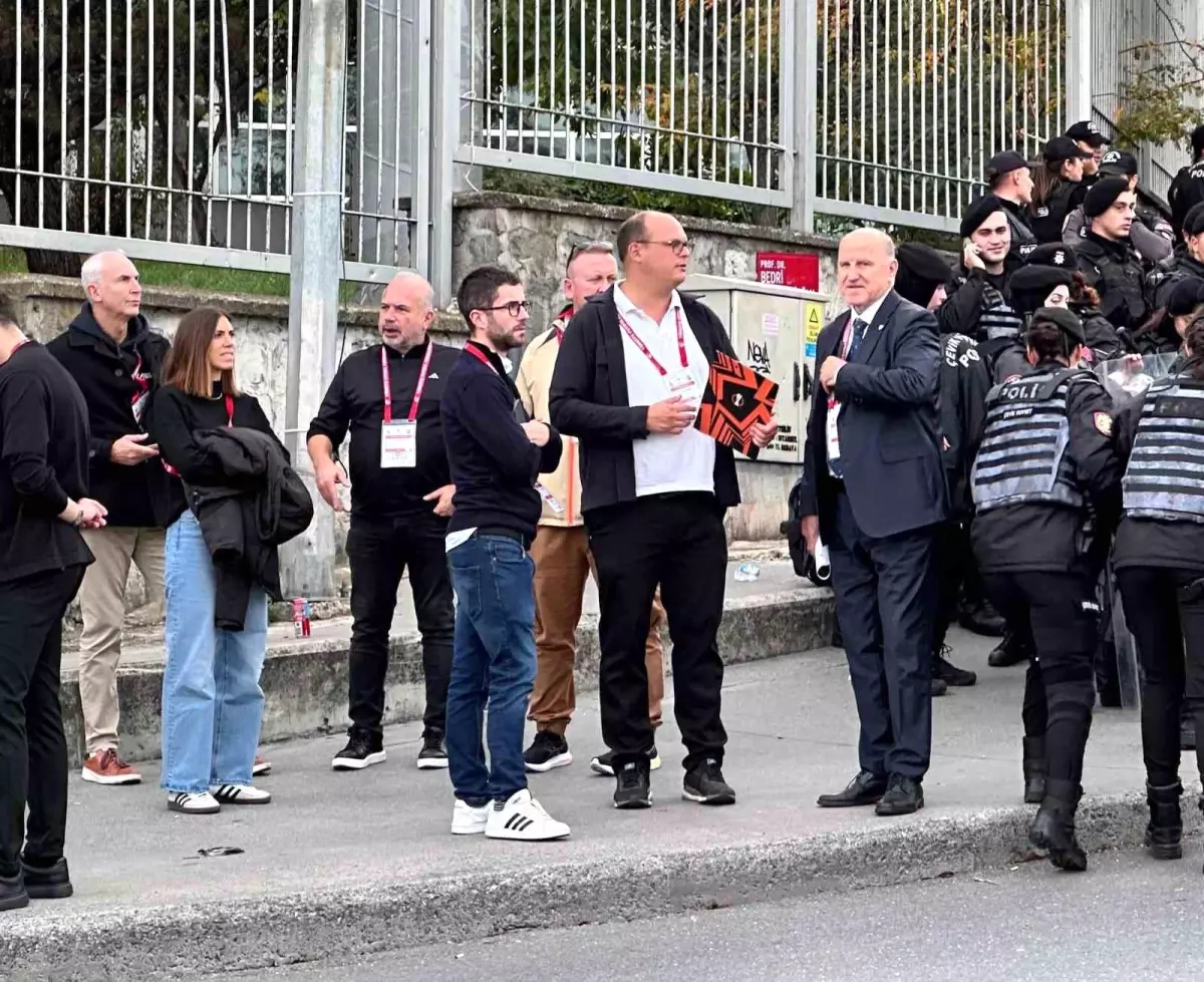 UEFA, Beşiktaş-Fenerbahçe Derbisinde Güvenlik Provası Yapacak