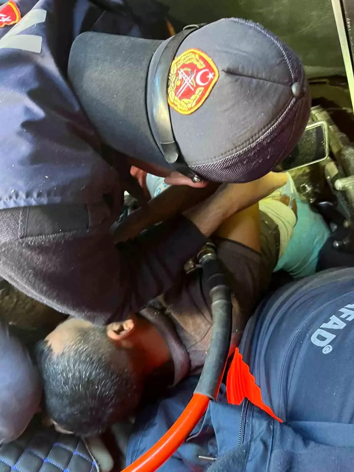 Van\'da Tır Devrildi: 1 Yaralı