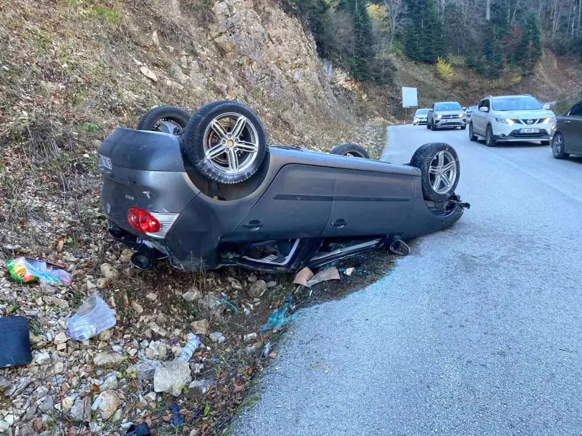 Yedigöller yolunda kaza: 2 yaralı