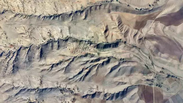 Muhtar bile 5 yıl yaşadı sonra terk etti! Bu köy haritadan silindi Muhtar bile 5 yıl yaşadı sonra terk etti! Bu köy haritadan silindi