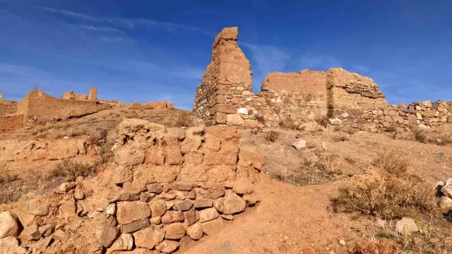 Muhtar bile 5 yıl yaşadı sonra terk etti! Bu köy haritadan silindi Muhtar bile 5 yıl yaşadı sonra terk etti! Bu köy haritadan silindi