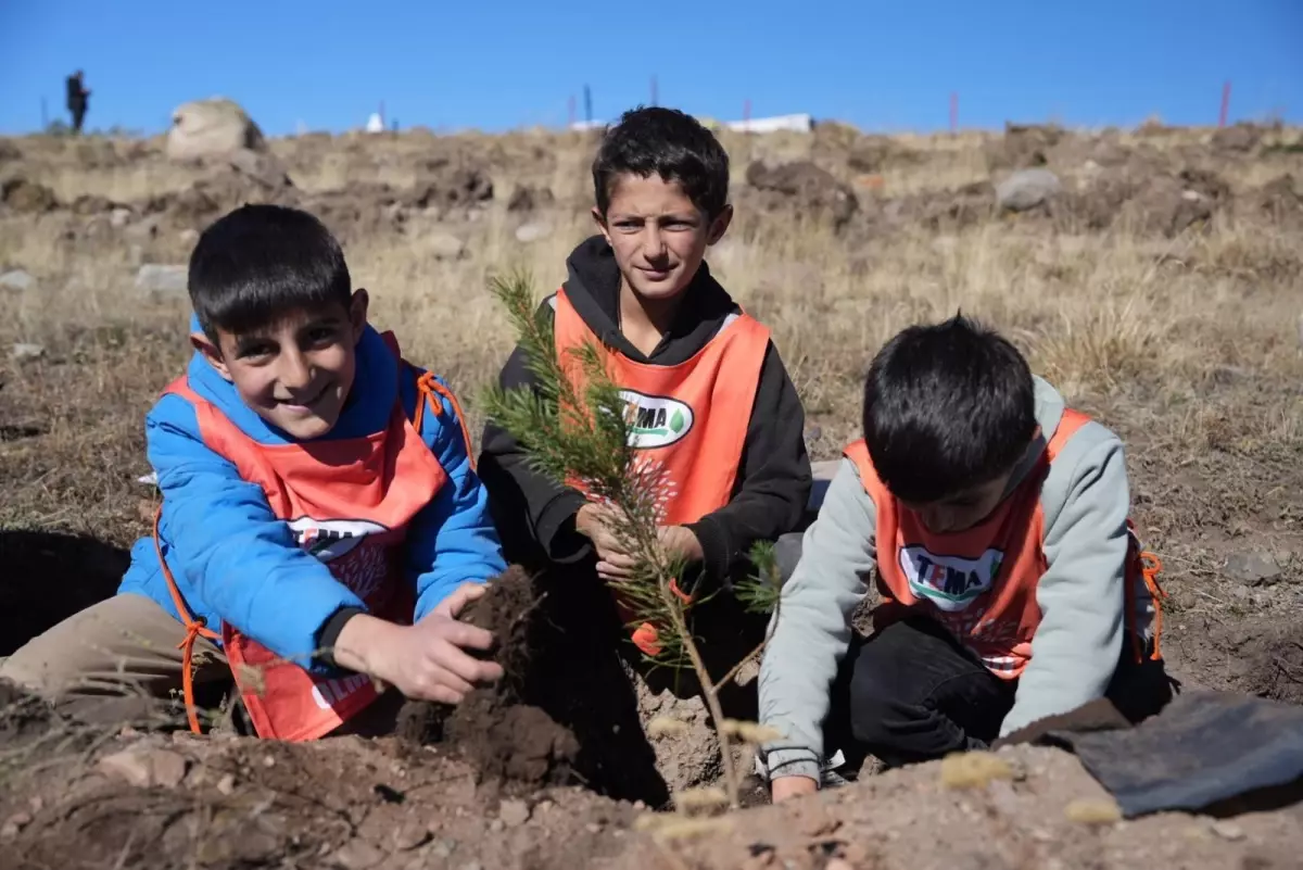 Kars\'ta 20 Bin Fidan Dikim Töreni