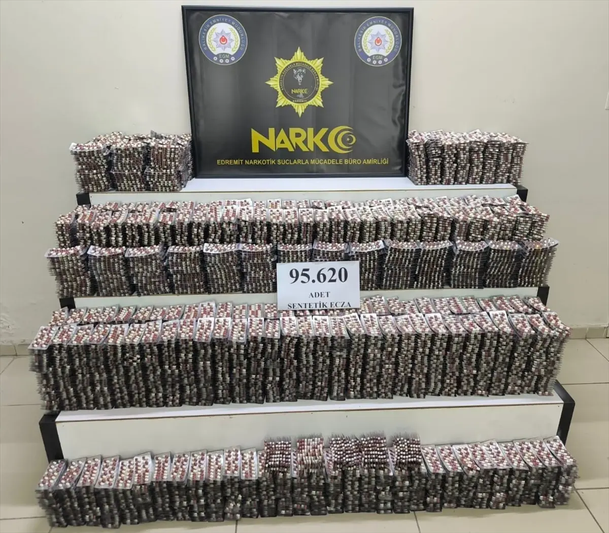 Burhaniye\'de Uyuşturucu Operasyonu