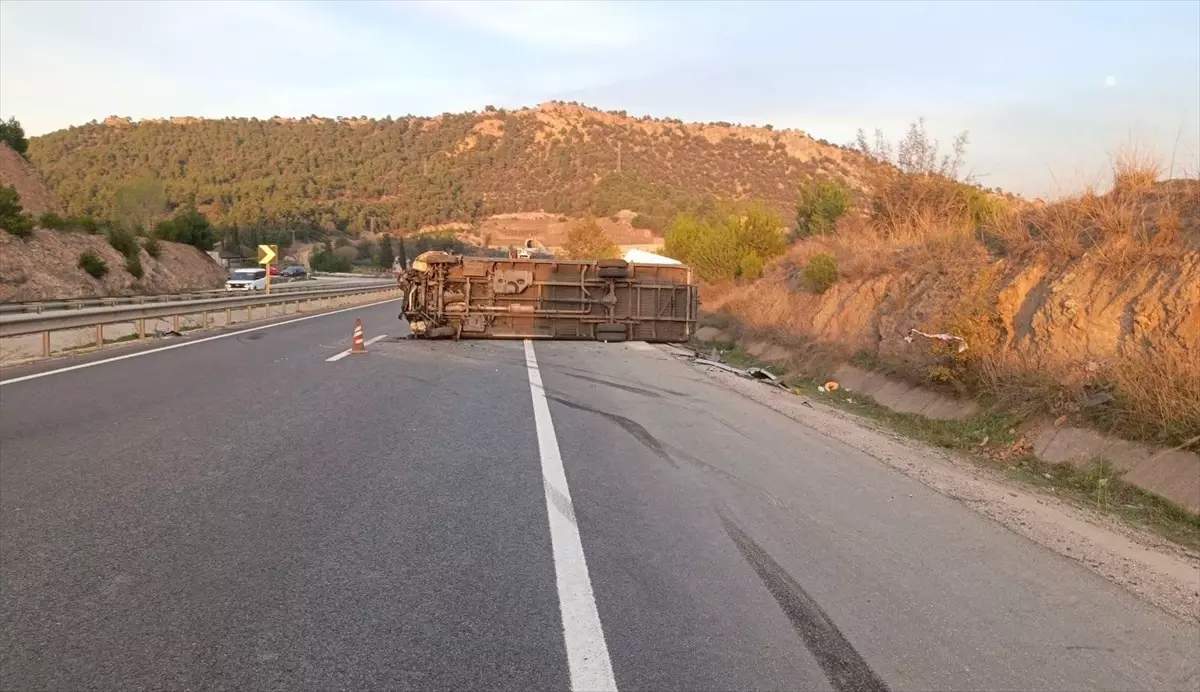 Bilecik\'te Zincirleme Kazada 3 Yaralı