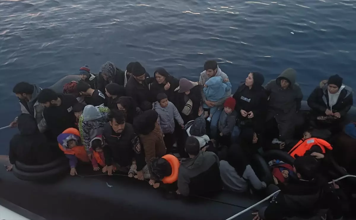 Ayvacık\'ta 42 Düzensiz Göçmen Yakalandı