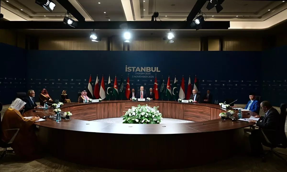 İstanbul\'da Gazze Toplantısı Başladı