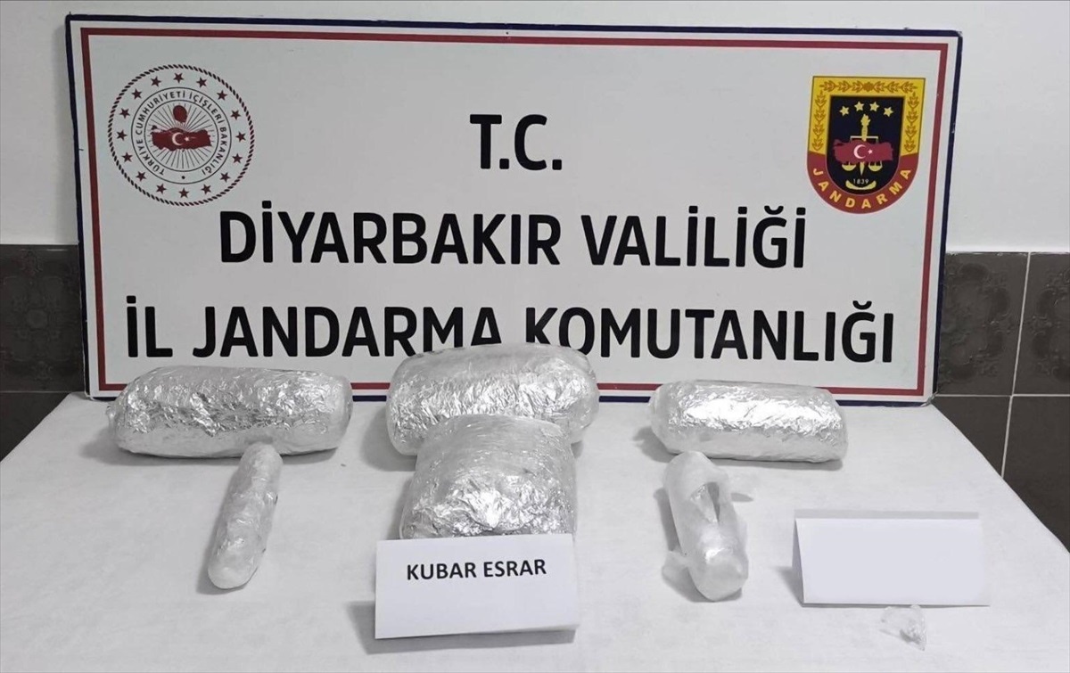 Diyarbakır\'da Uyuşturucu Operasyonu: 27 Gözaltı