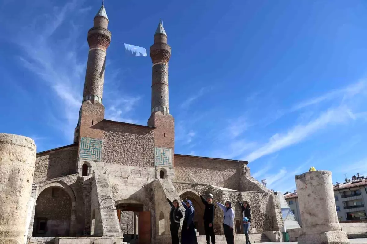 Sivas\'ta Doğu Türkistan\'a Destek