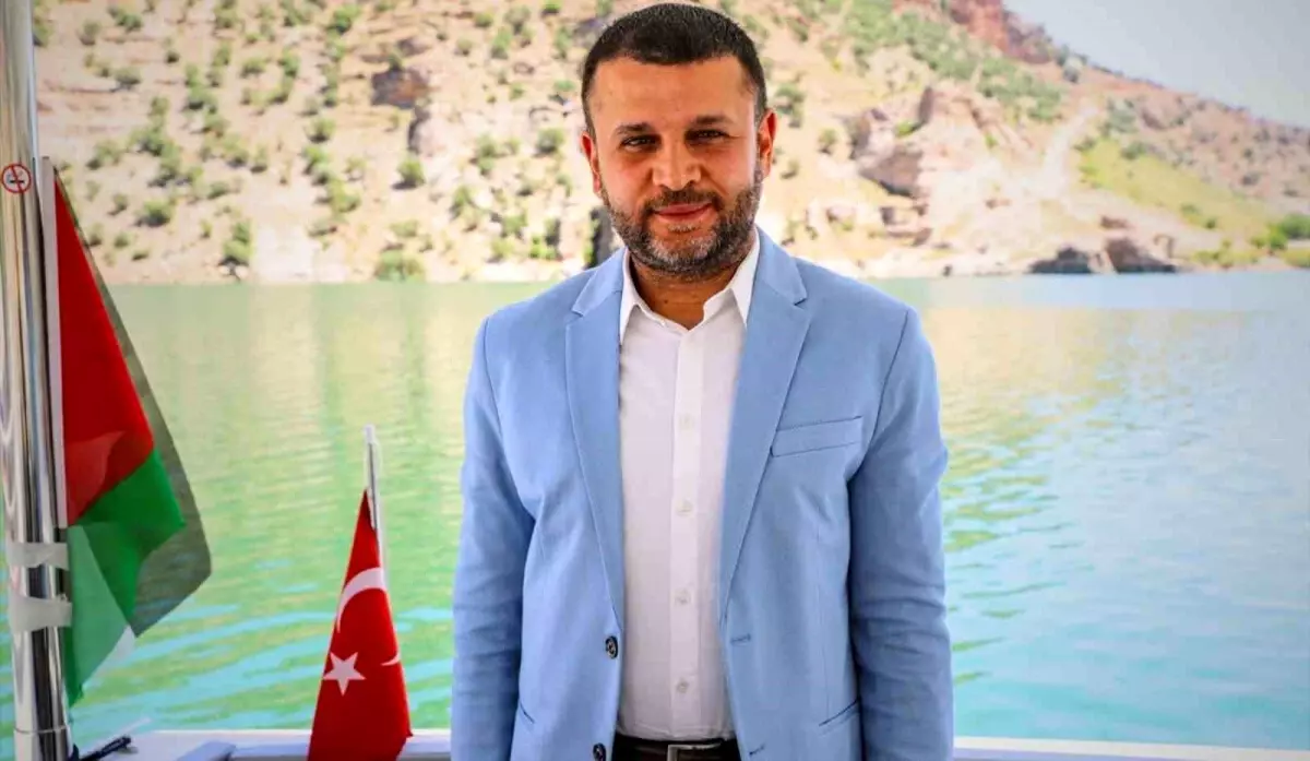 Eğil Belediyesi, Üniversiteye Yeni Başlayan Gençlere Burs Desteği Sağlıyor