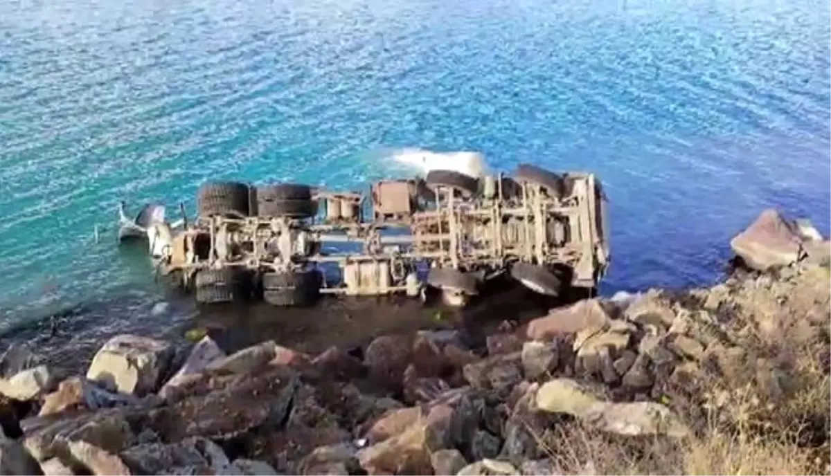 Beton Mikseri Hazar Gölü\'ne Uçtu