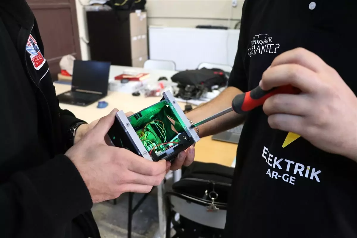 GAÜN Öğrencileri Uluslararası Uydu Yarışmasına Hazırlanıyor