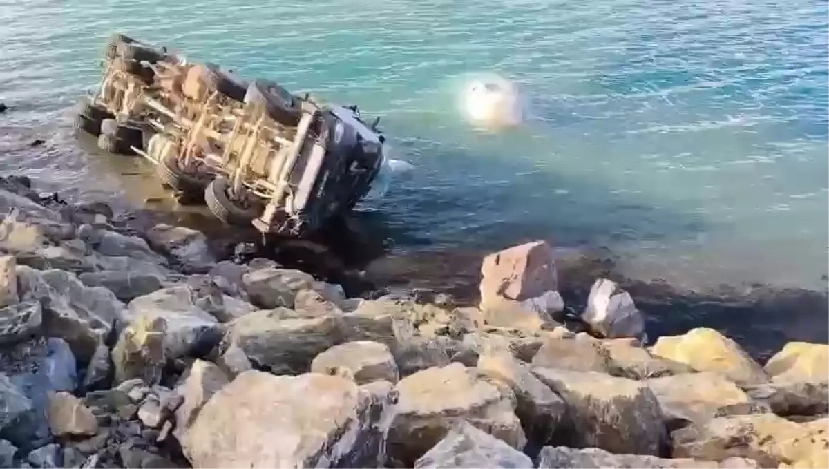 Beton Mikseri Hazar Gölü\'ne Uçtu