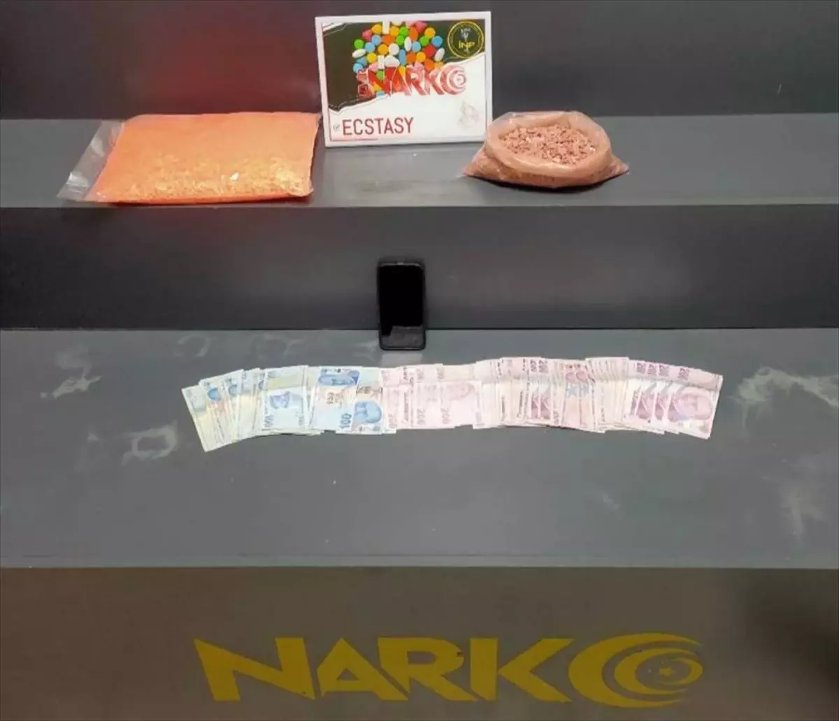 İzmir\'de Uyuşturucu Operasyonu: 1 Tutuklama