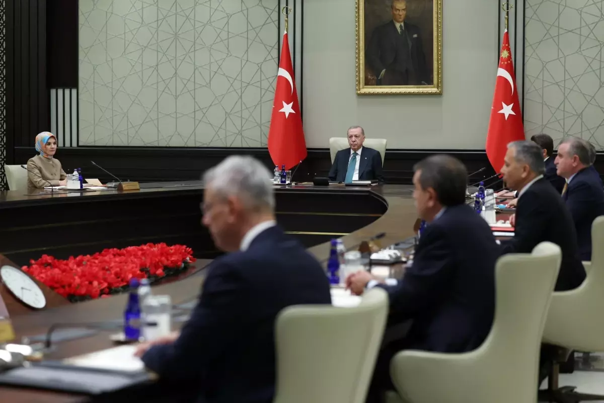 Kabine sonrası Cumhurbaşkanı Erdoğan\'dan Özel\'e sert sözler