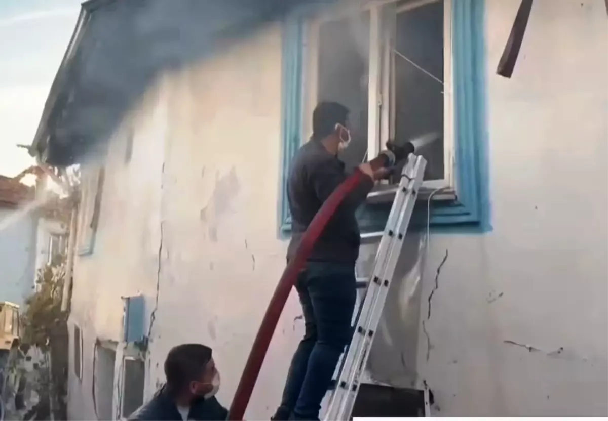 Hisarcık\'ta Ev Yangını