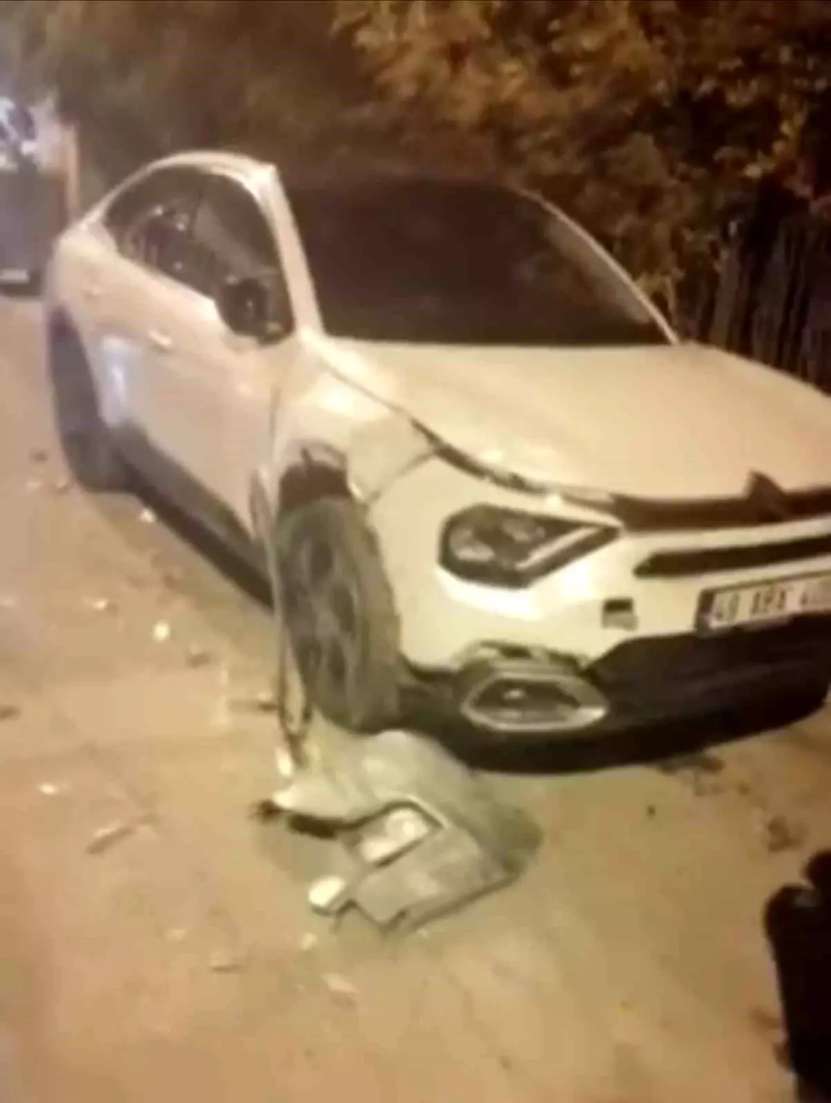 Muş\'ta Alkollü Sürücü Kaza Yapıp Kaçtı