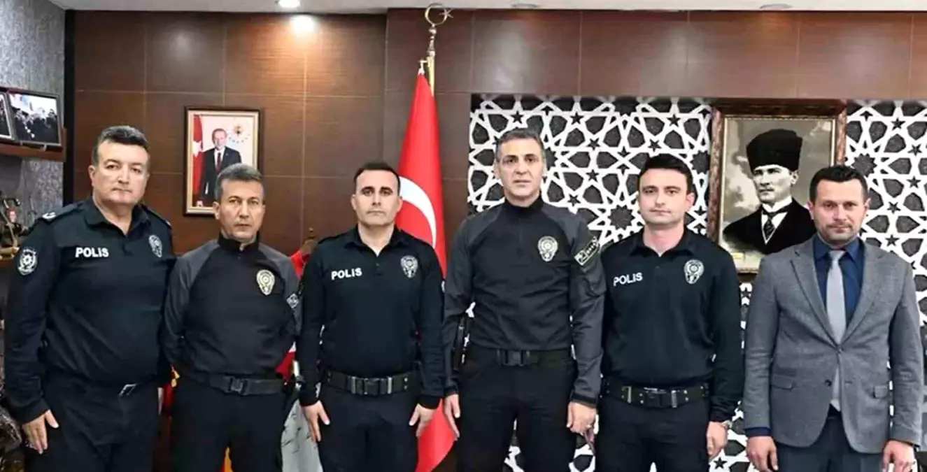 Kayseri\'de Polislerden Örnek Davranış