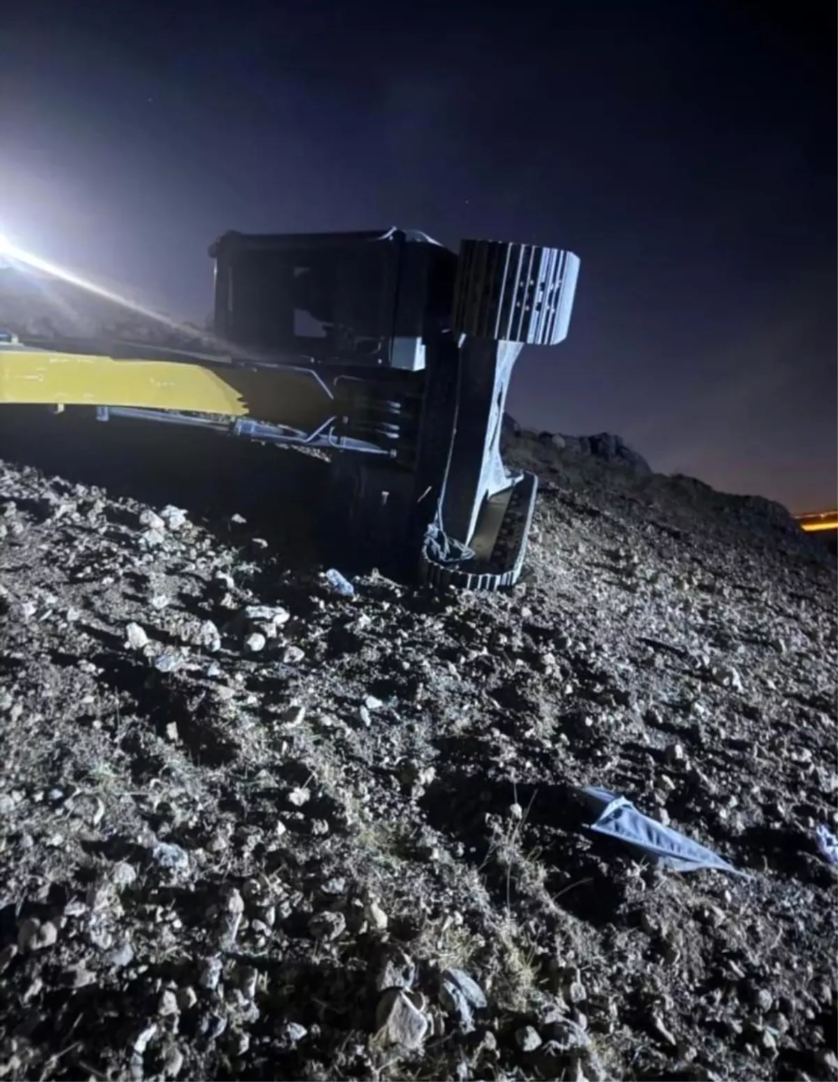 Kurtalan\'da Ekskavatör Devrildi: Bir Yaralı