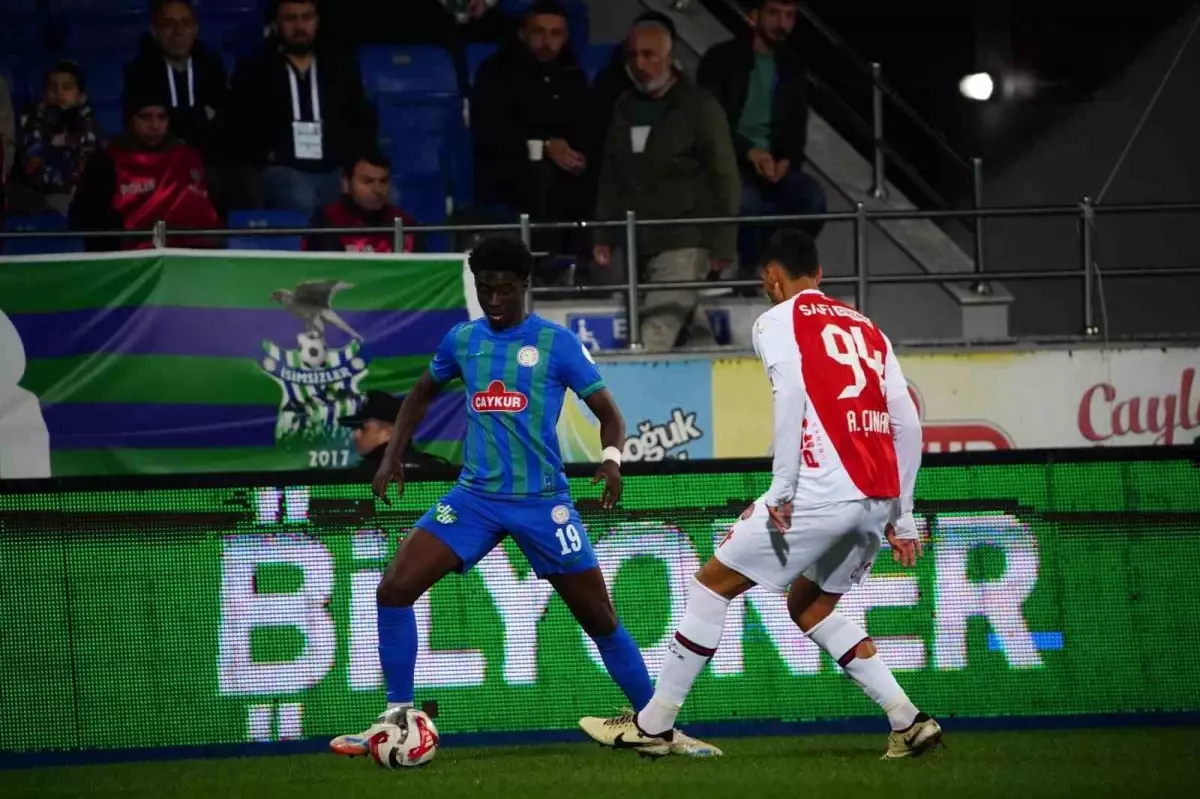 Çaykur Rizespor - Fatih Karagümrük: İlk Yarı Golsüz Geçti