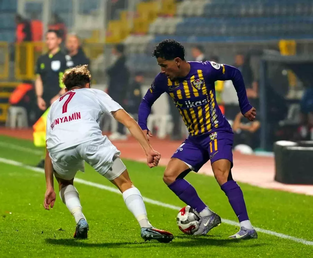 Trendyol Süper Lig: Eyüpspor: 0 Antalyaspor: 0 (İlk yarı)