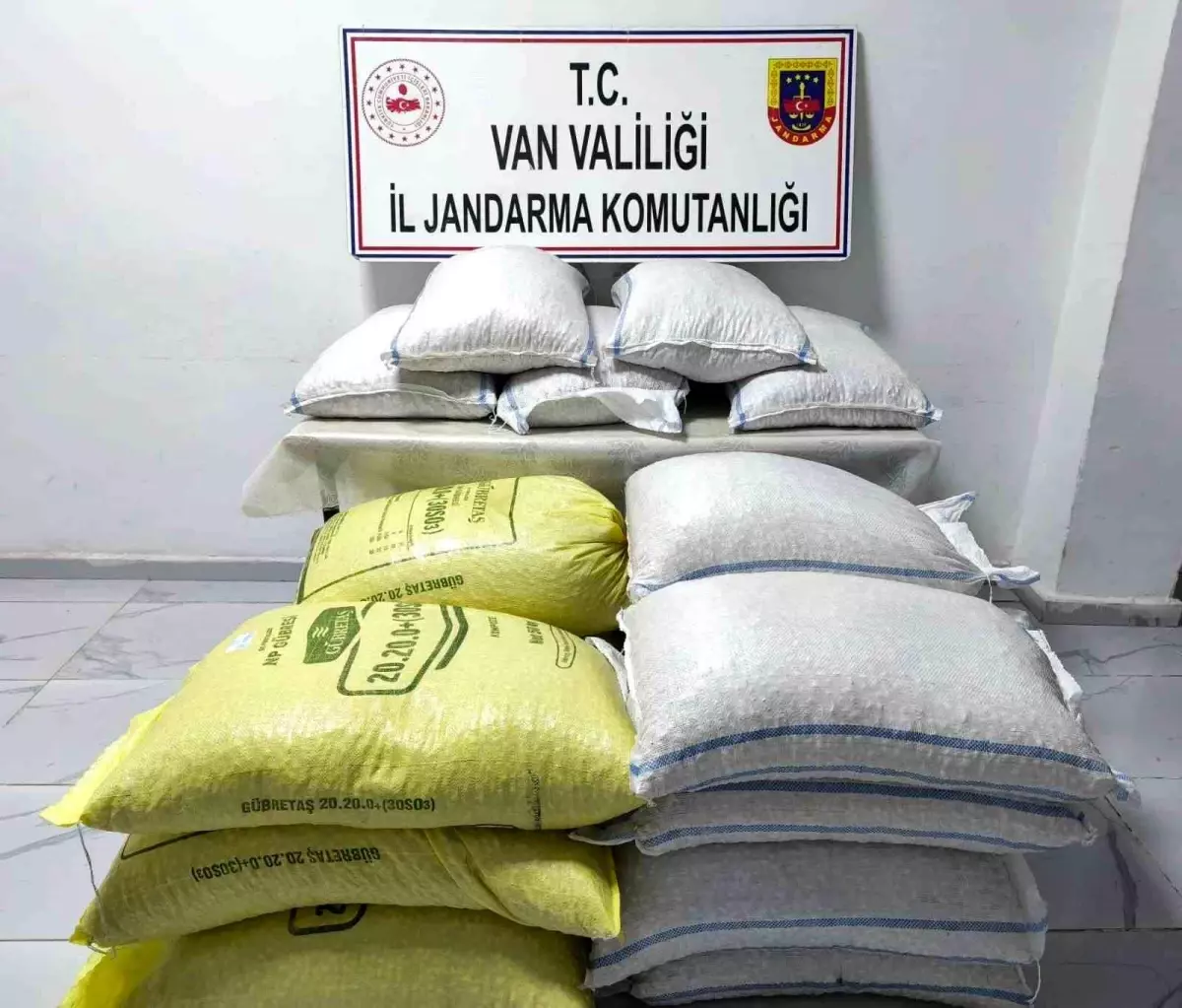 Van\'da Kaçak Sigara ve İran Fıstığı Operasyonu