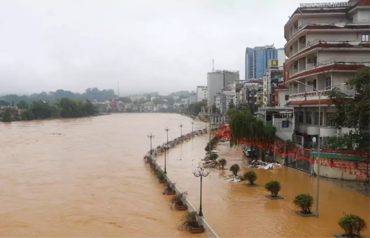 Vietnam\'da Sel Felaketi: 37 Ölü