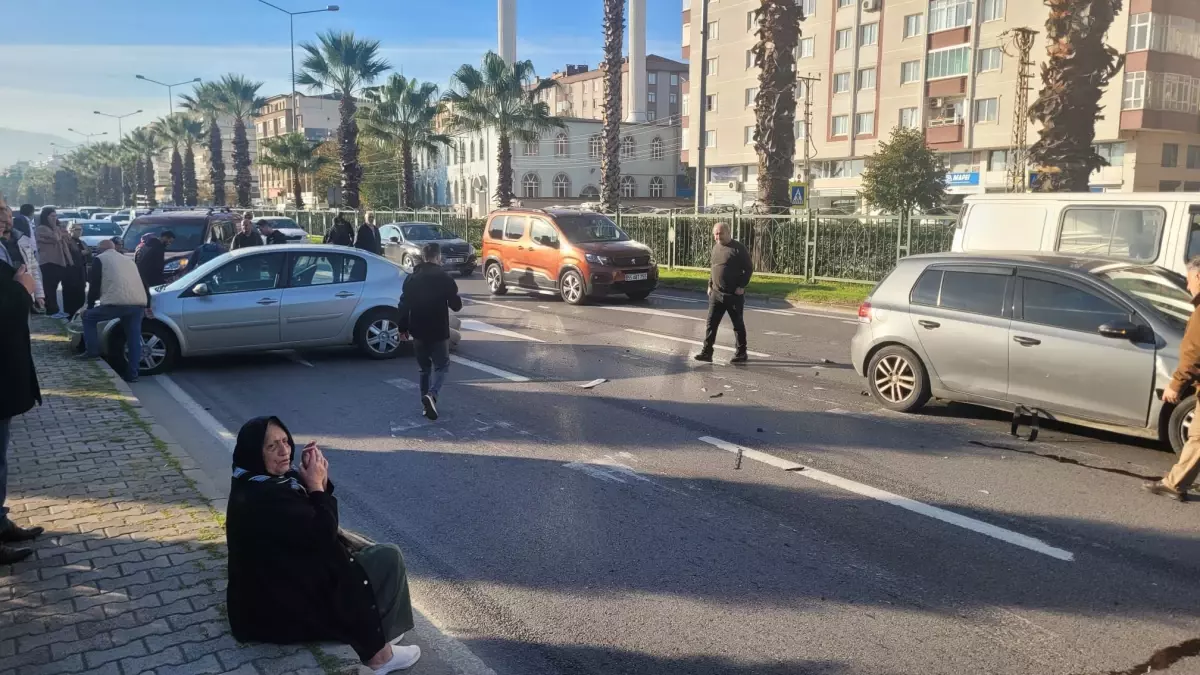Samsun\'da Yaya Geçidinde Kaza: 69 Yaşındaki Kadın Ağır Yaralandı