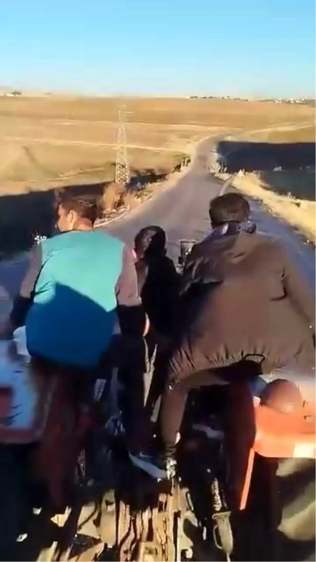 Gençlerden Kaza Anı Çekimi: 4 Yaralı