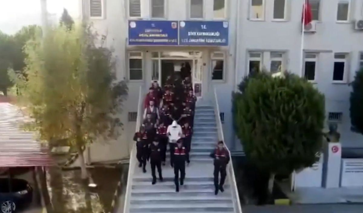 7 İlde Suç Örgütlerine Operasyon: 64 Gözaltı