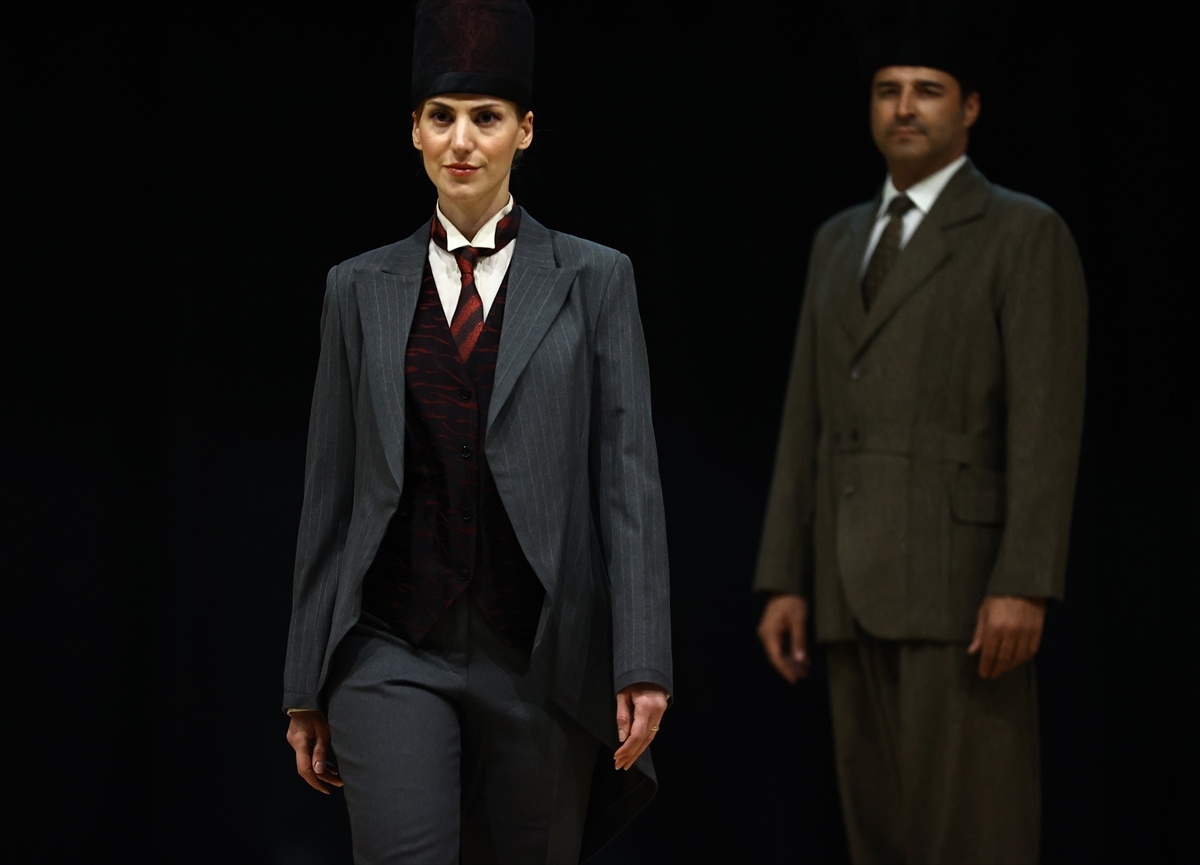 Atatürk Kıyafetleri Defilesi Düzenlendi
