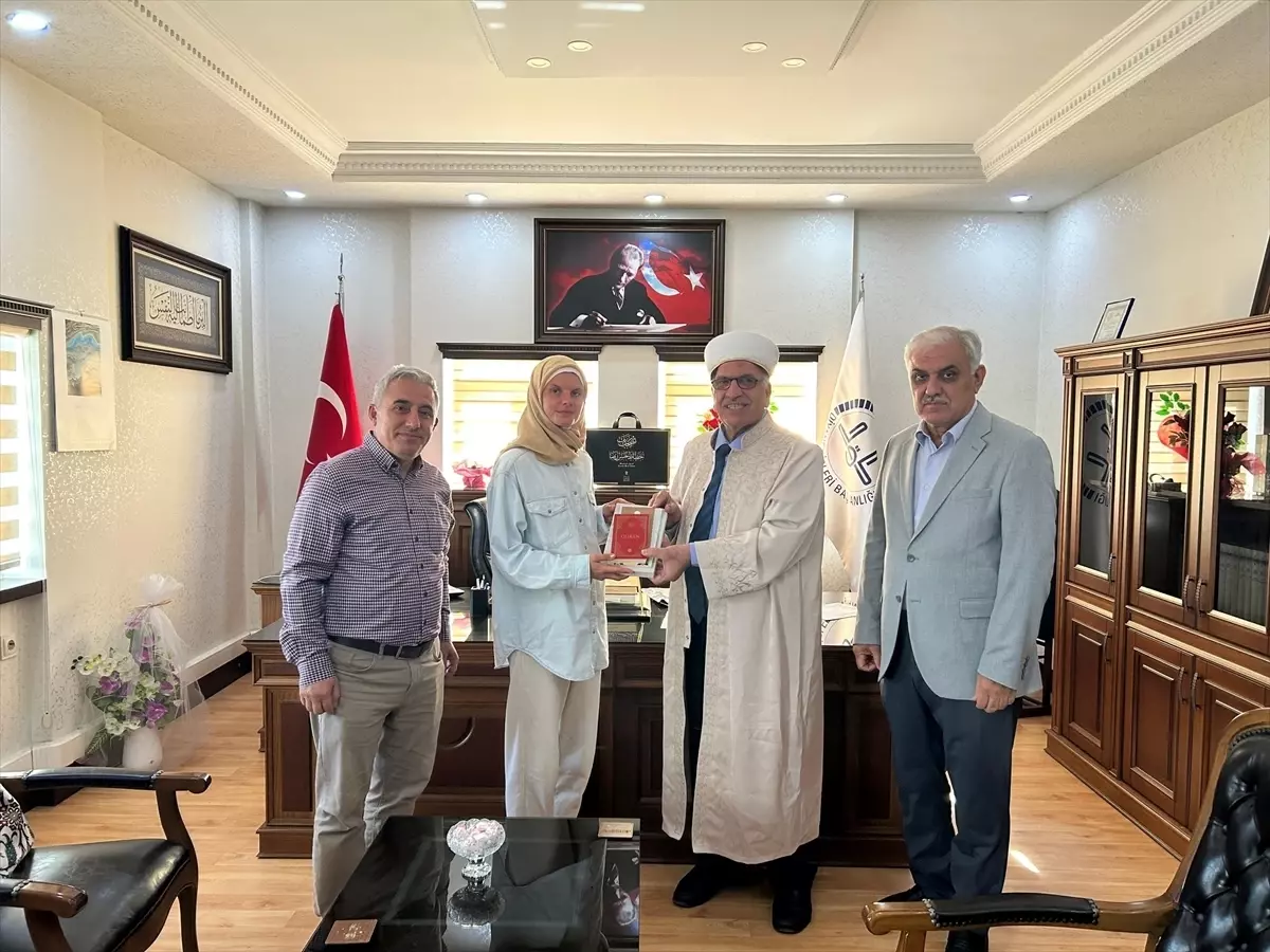 Polonyalı Gazeteci Müslüman Oldu