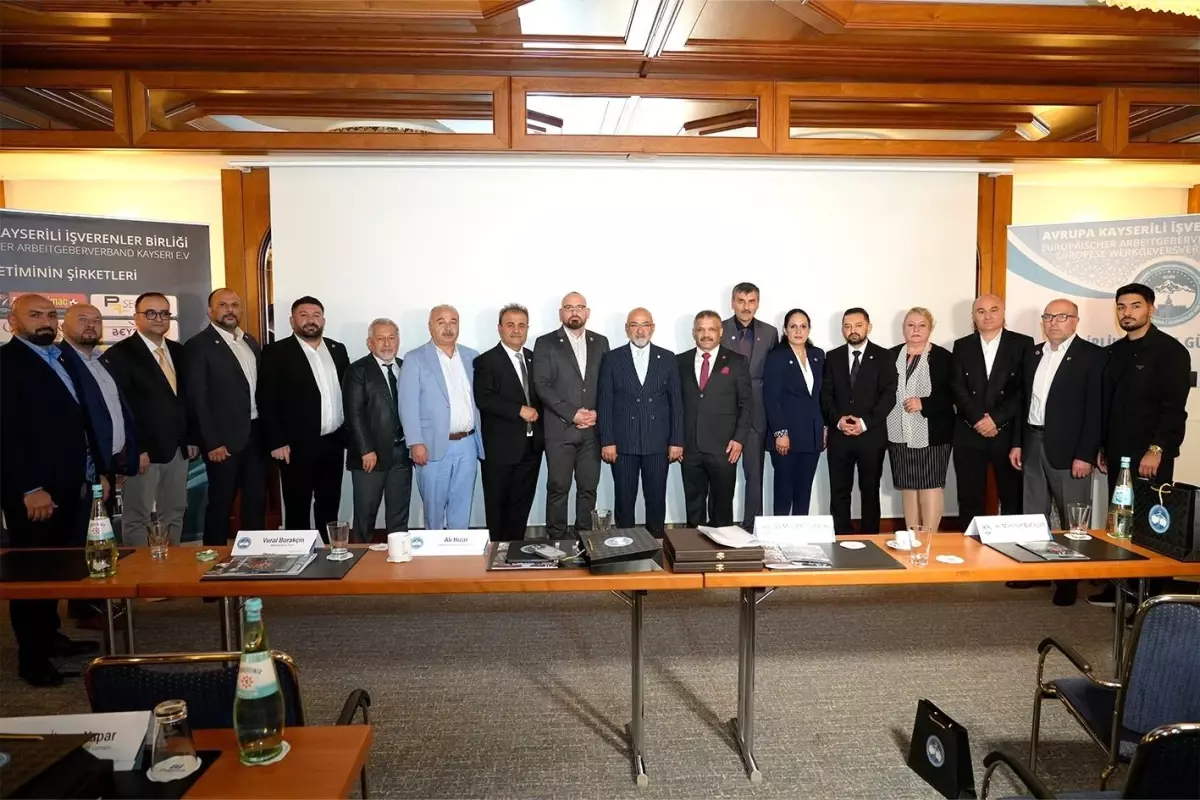 Köln\'de İş Dünyası Buluşması Yapıldı