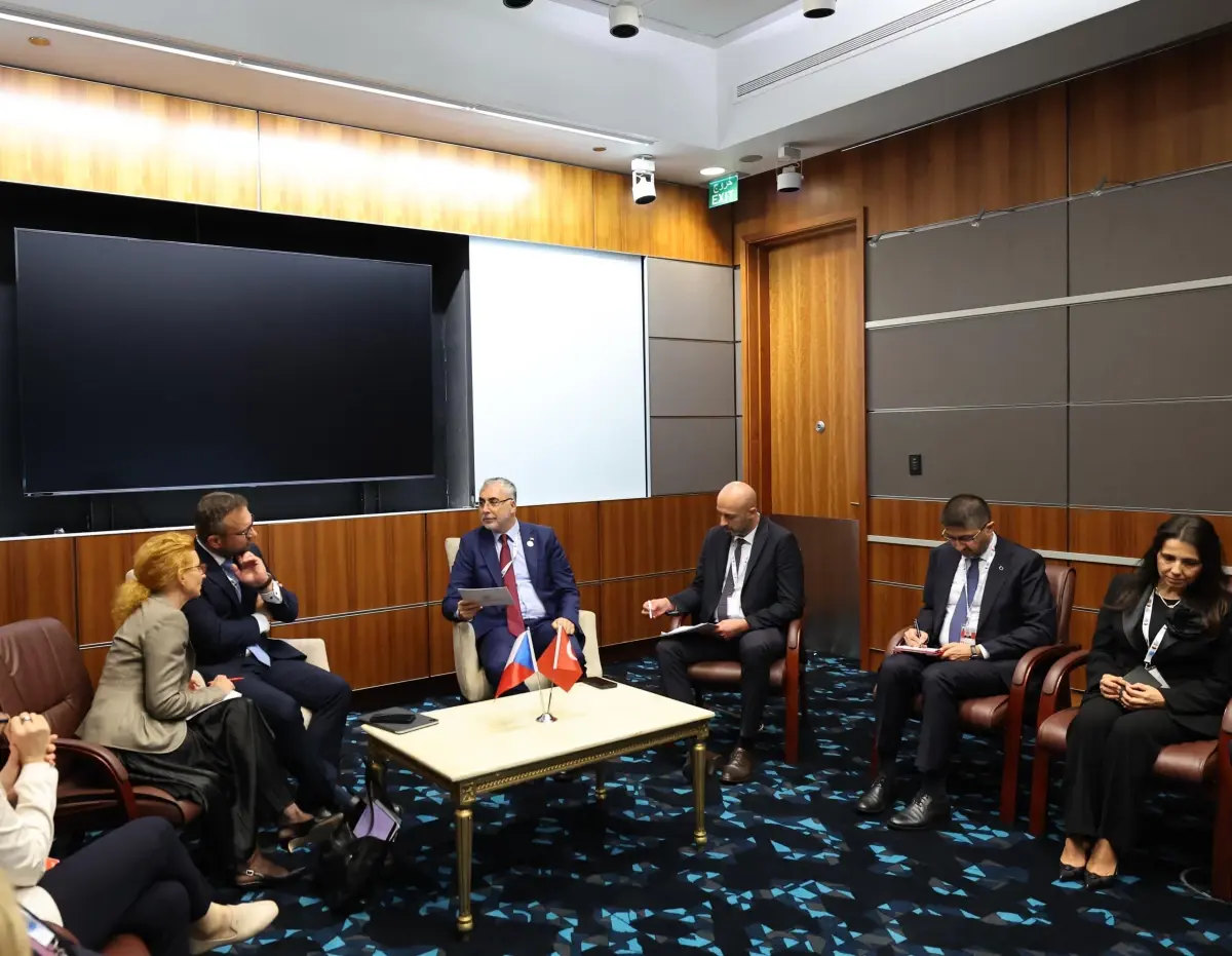 Bakan Işıkhan Katar\'da Fikir Alışverişinde Bulundu