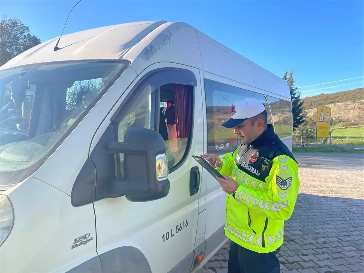 Balıkesir\'de Okul Servisleri Denetlendi