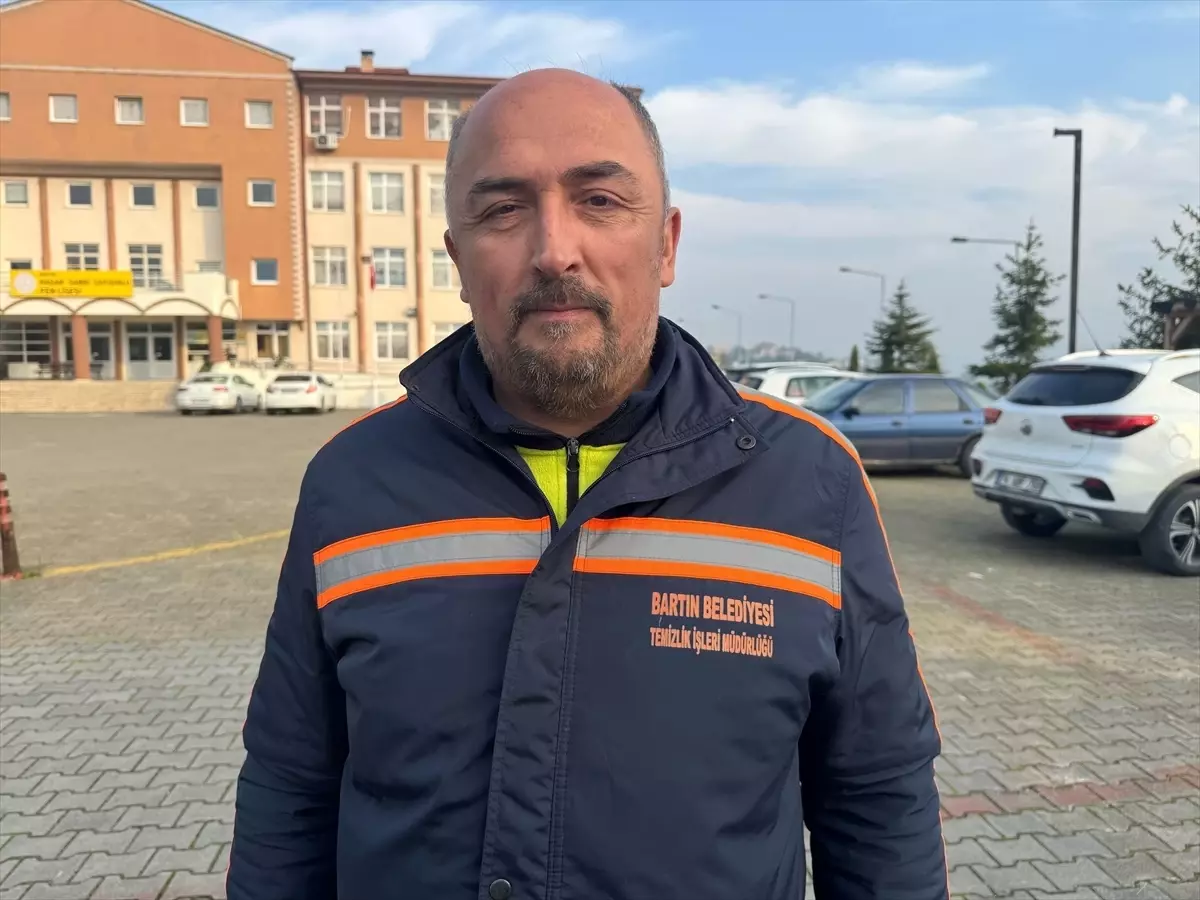 Cüzdanı Bulan Temizlik Görevlisi Takdir Topladı