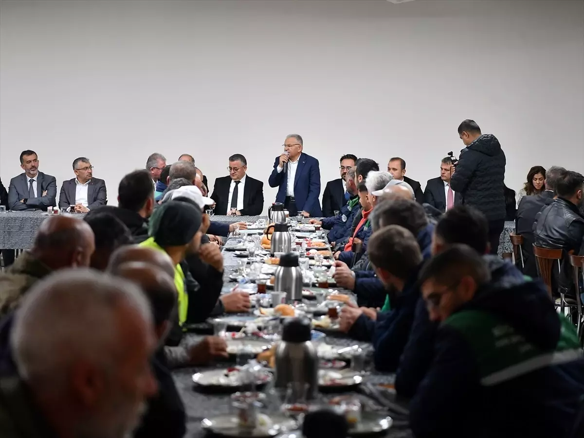 Büyükkılıç\'tan Personeline Kahvaltı