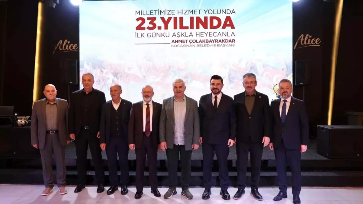 Başkan Çolakbayrakdar: "Vatandaş odaklı hizmet anlayışıyla Türkiye\'de fark oluşturuyoruz"