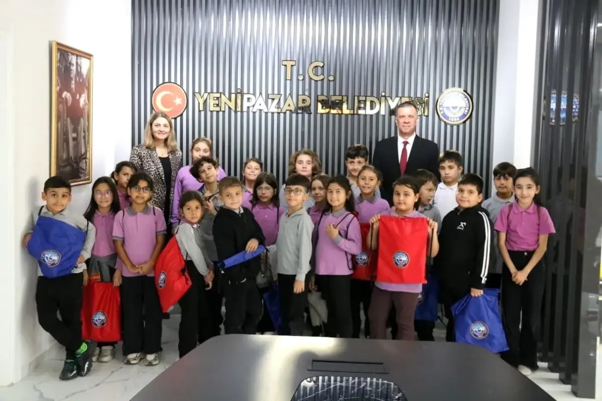 Yenipazar Belediye Başkanı, Öğrencileri Makamında Ağırladı