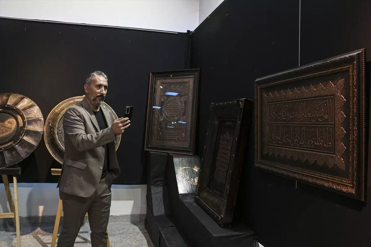 Başkentte "Bakır Rölyef ve Hat Sanatı" sergisi açıldı