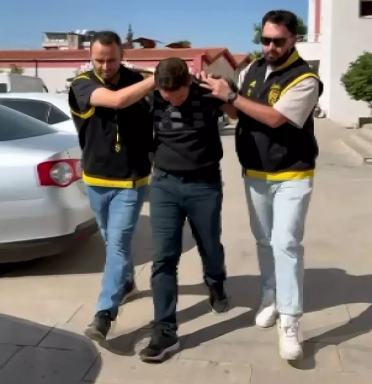 Adana\'da Hırsızlık: Çalıntı Motosikletle Bira Çaldı