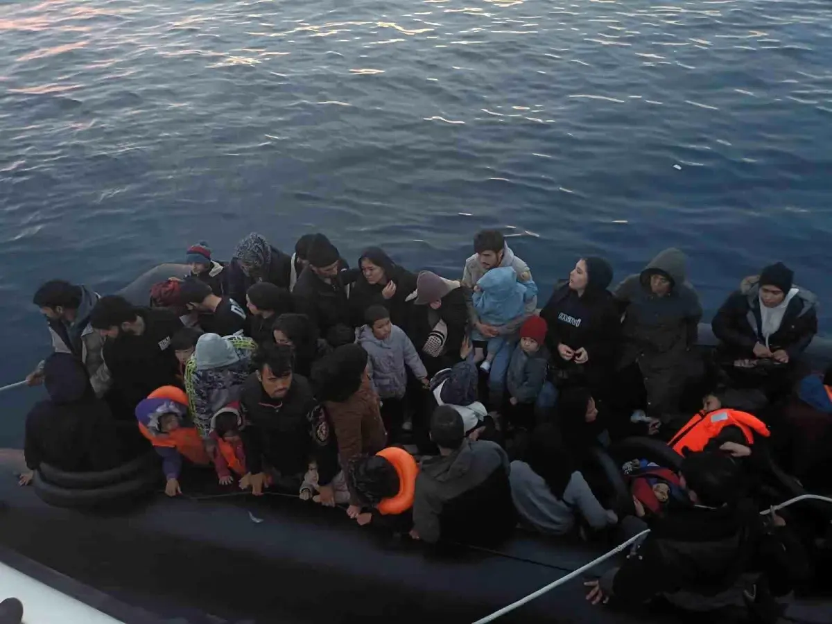 Ayvacık\'ta 42 Kaçak Göçmen Yakalandı