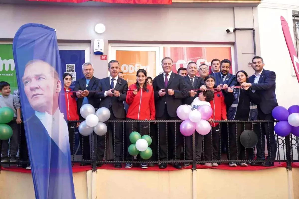 Beyoğlu\'nda Oyun, Düşünce ve Eğitim Merkezi Açıldı