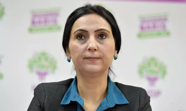 DEM Parti'den Bahçeli'nin Demirtaş çıkışına destek: Bir saniye bile geçirmeden serbest bırakılmalı DEM Parti'den Bahçeli'nin Demirtaş çıkışına destek: Bir saniye bile geçirmeden serbest bırakılmalı